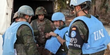 رئيس وزراء إسبانيا يطالب بوقف تزويد الاحتلال بالأسلحة